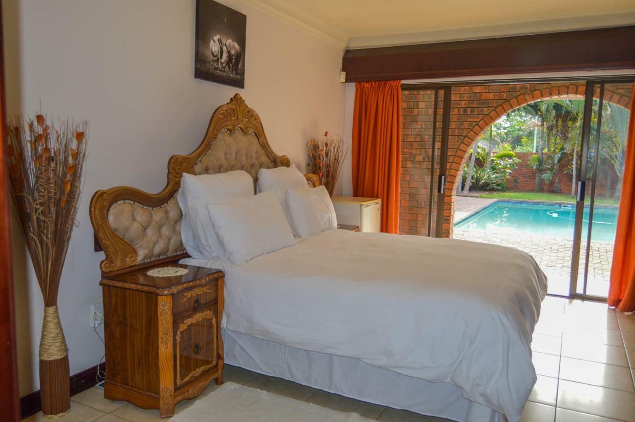 Emangunini Guest House Ричардс Бей Екстериор снимка