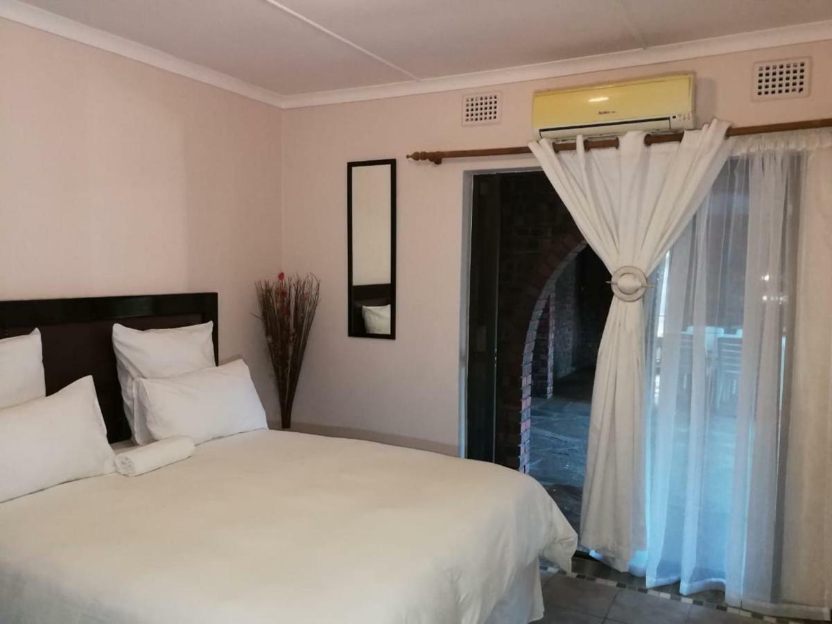 Emangunini Guest House Ричардс Бей Екстериор снимка