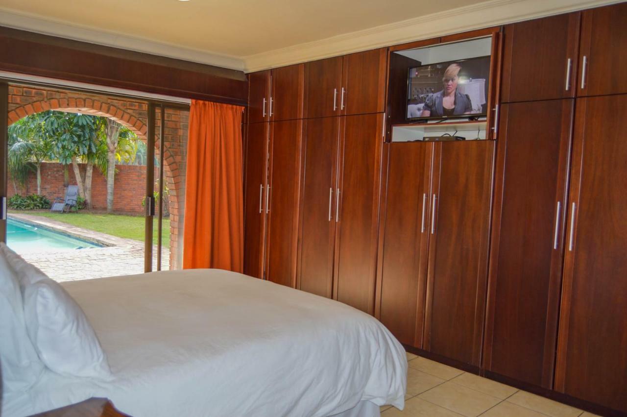 Emangunini Guest House Ричардс Бей Екстериор снимка