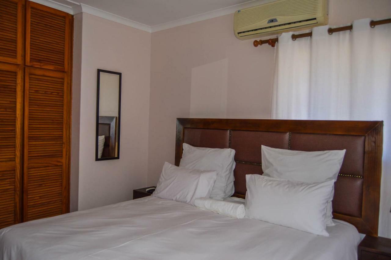Emangunini Guest House Ричардс Бей Екстериор снимка