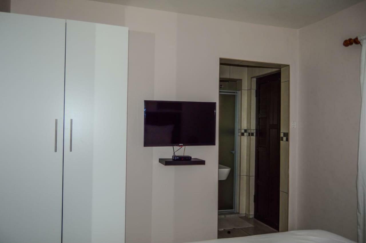 Emangunini Guest House Ричардс Бей Екстериор снимка