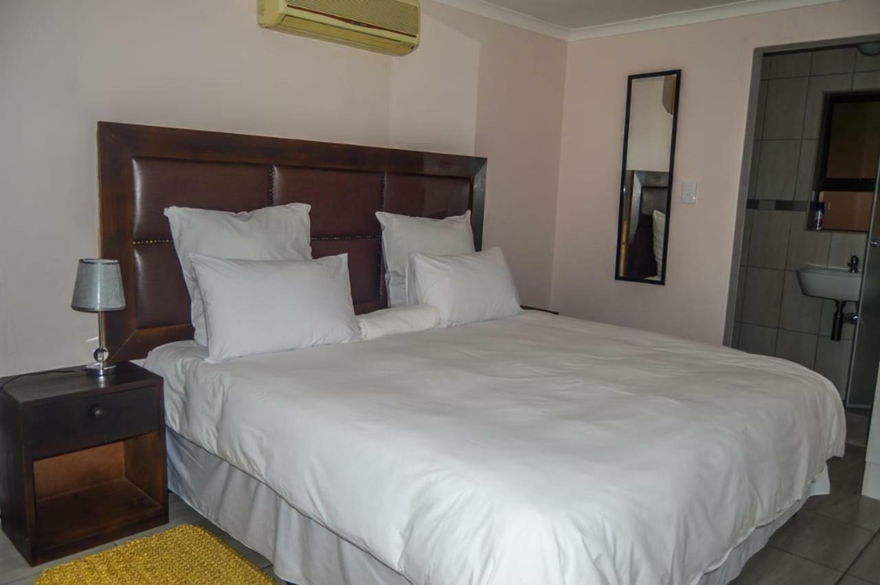 Emangunini Guest House Ричардс Бей Екстериор снимка