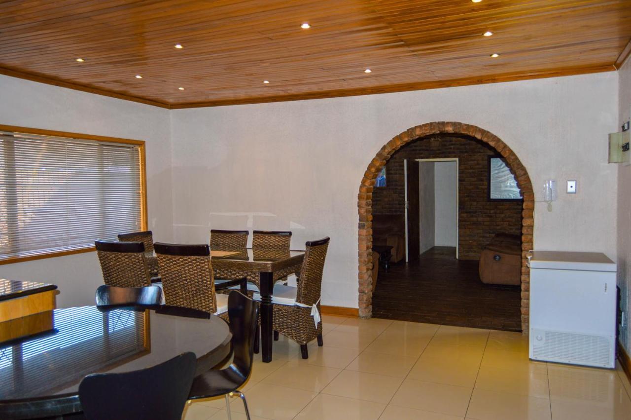 Emangunini Guest House Ричардс Бей Екстериор снимка